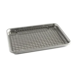 Naturals® Quarter Sheet Pan with Oven-Safe Nonstick Grid
