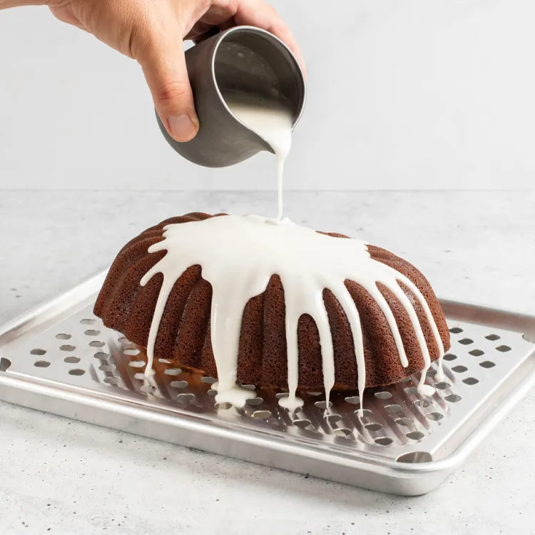 Naturals® Quarter Sheet with Multi-Task Oven & Cooling Rack