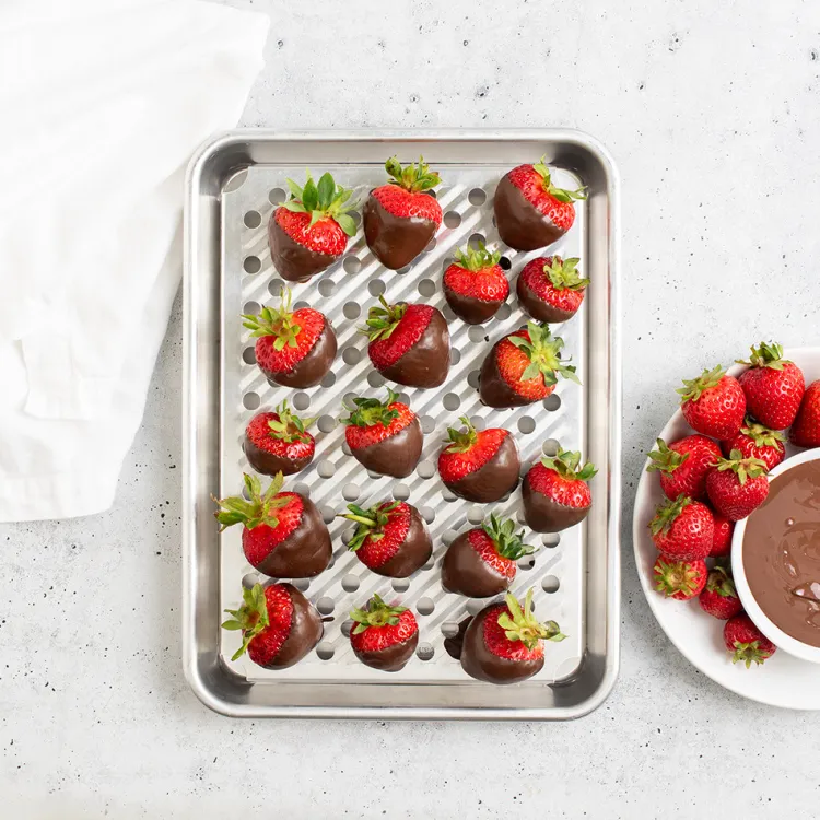Naturals® Quarter Sheet with Multi-Task Oven & Cooling Rack