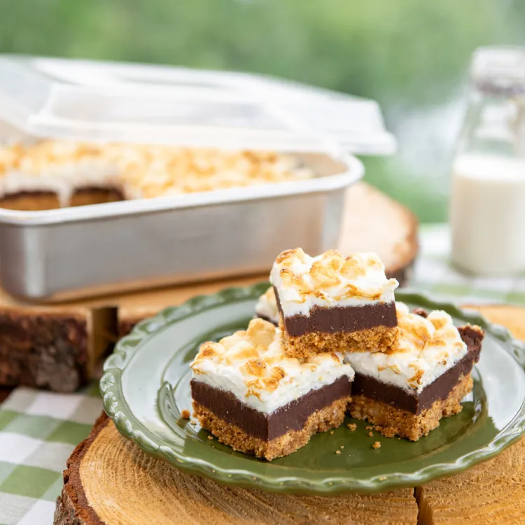 Naturals® 9" Square Cake Pan with Lid