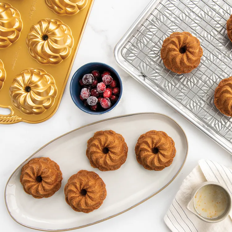 Pirouette Bundtlette® Pan