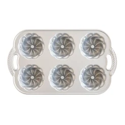 Pirouette Bundtlette® Pan