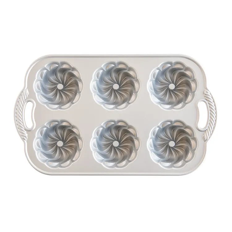 Pirouette Bundtlette® Pan