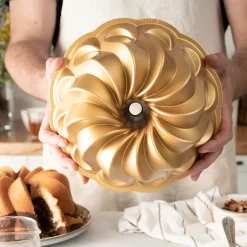 Pirouette Bundt® Pan