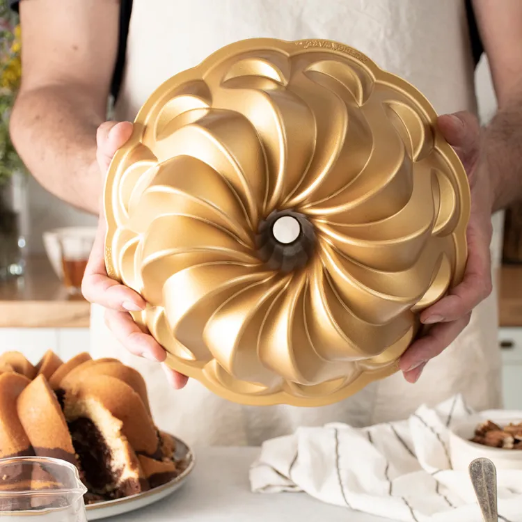 Pirouette Bundt® Pan