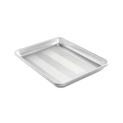 Prism Quarter Sheet Pan with Lid