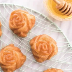 Rosebud Cake Pan