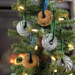 Set of 2 Collectible Ornaments, Heritage Bundt®