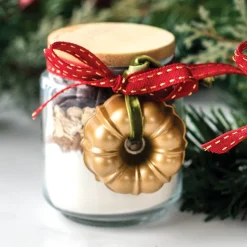 Set of 2 Gold Collectible Cast Ornaments, Classic and Heritage Bundt®