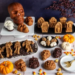 Spooky Skeleton Cakelet Pan