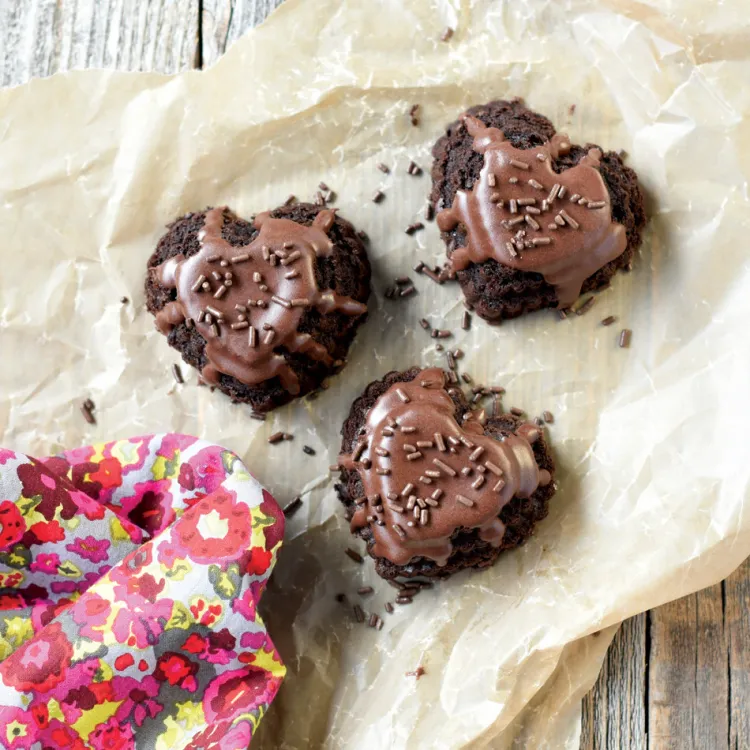 Tiered Heart Cakelet Pan with Double Chocolate Mix