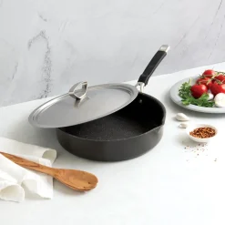 Verde™ 10 Inch Ceramic Nonstick Skillet and Lid