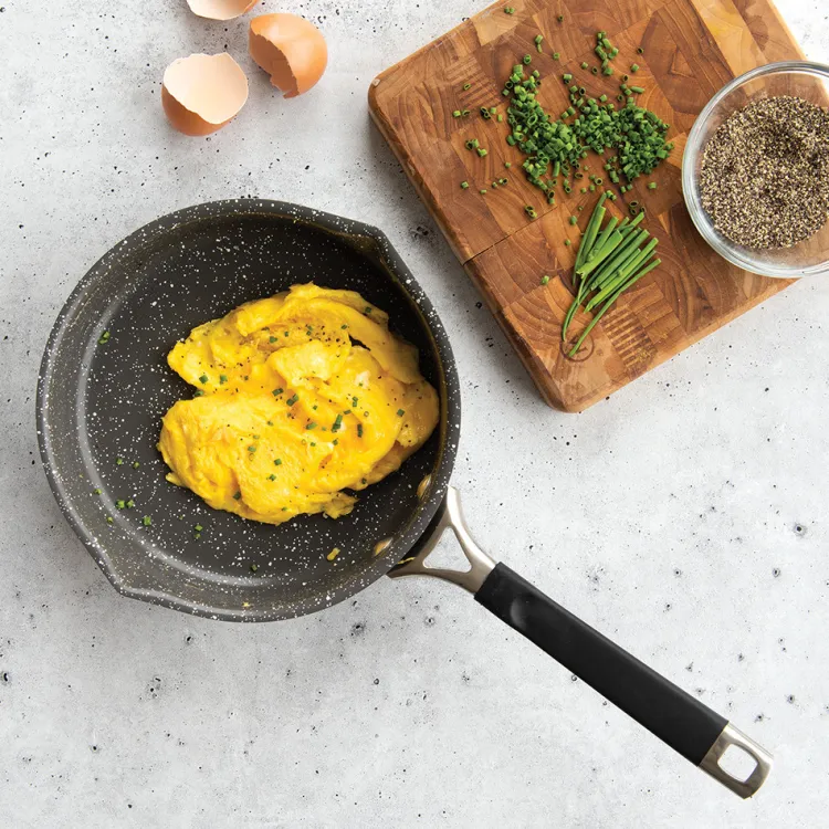Verde™ 8 Inch Ceramic Nonstick Skillet and Lid