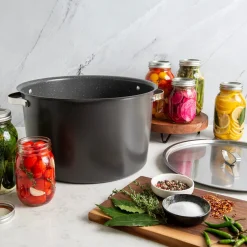 Verde™ 16 Qt Stock Pot with Lid