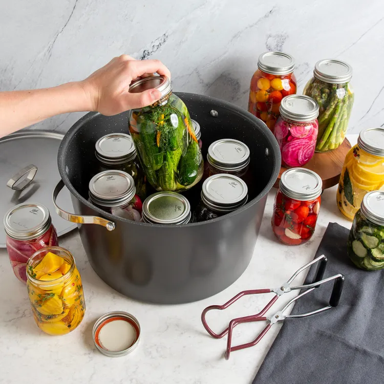 Verde™ 16 Qt Stock Pot with Lid