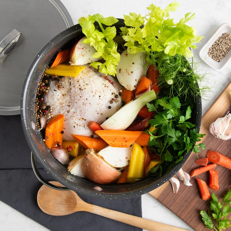 Verde™ 12 Qt Stock Pot with Lid