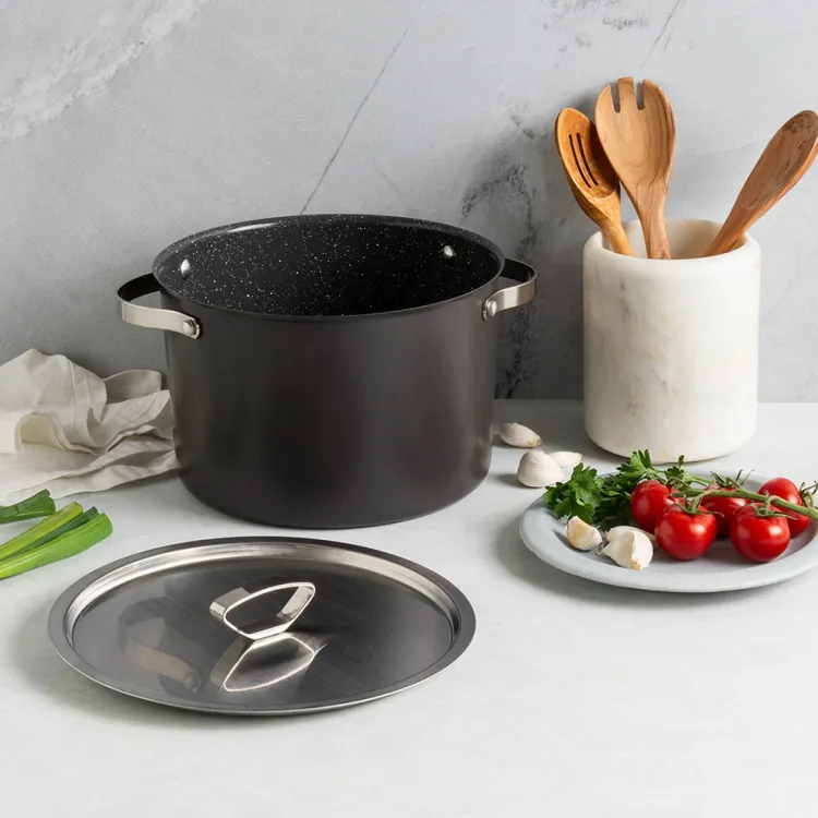 Verde™ 8 Qt Stock Pot with Lid