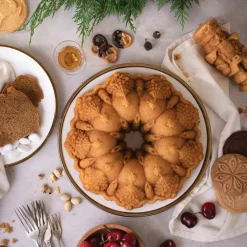Very Merry Bundt® Pan