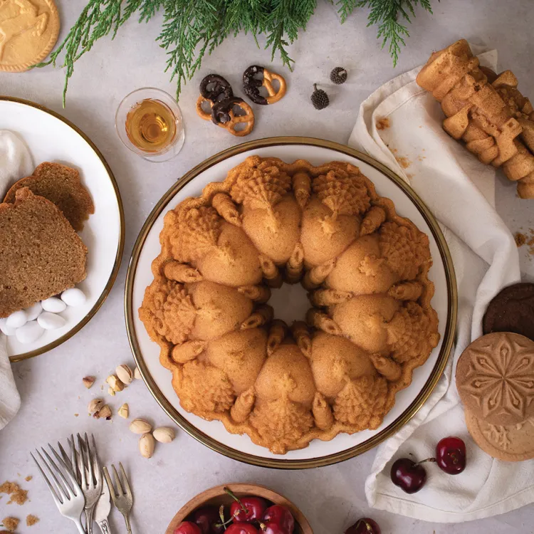 Very Merry Bundt® Pan