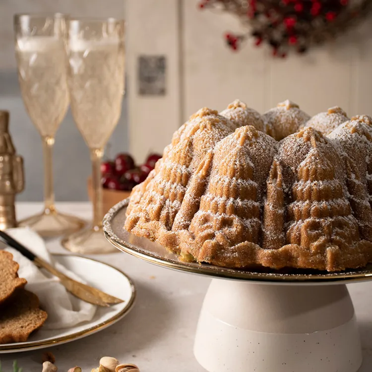 Very Merry Bundt® Pan